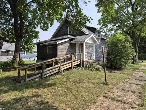 Exterior - 662 Hall, Flint, MI 48503 photo 12 of 16
