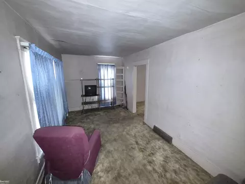 Living - 662 Hall, Flint, MI 48503 photo 1 of 4