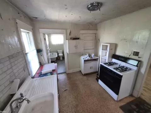 Kitchen - 662 Hall, Flint, MI 48503 photo 1 of 2