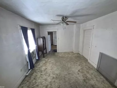 Living - 662 Hall, Flint, MI 48503 photo 3 of 4