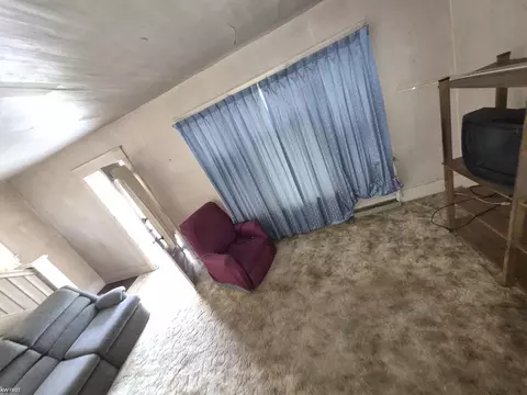 Living - 662 Hall, Flint, MI 48503 photo 4 of 4