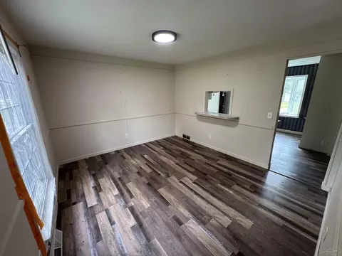 Living - 5380 River Rdg, Flushing, MI 48433 photo 1 of 2