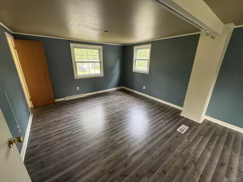 Bedroom - 5380 River Rdg, Flushing, MI 48433 photo 3 of 4