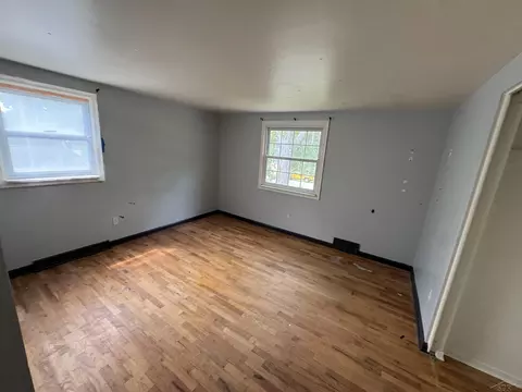 Bedroom - 5380 River Rdg, Flushing, MI 48433 photo 1 of 4