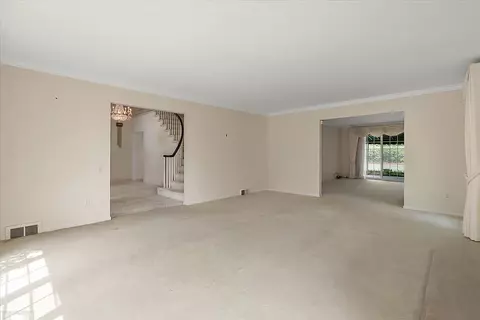 Living - 40 Webber, Grosse Pointe Shores, MI 48236 photo 5 of 10