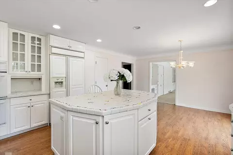 Kitchen - 40 Webber, Grosse Pointe Shores, MI 48236 photo 5 of 6