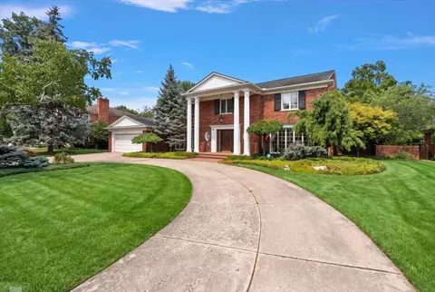 Exterior - 40 Webber, Grosse Pointe Shores, MI 48236 photo 3 of 11