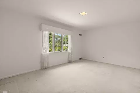 Bedroom - 40 Webber, Grosse Pointe Shores, MI 48236 photo 6 of 11
