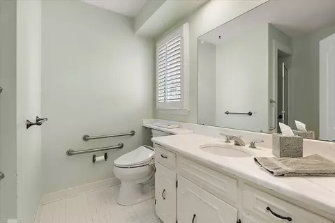 Bath - 40 Webber, Grosse Pointe Shores, MI 48236 photo 3 of 10