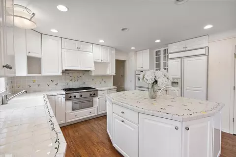 Kitchen - 40 Webber, Grosse Pointe Shores, MI 48236 photo 4 of 6