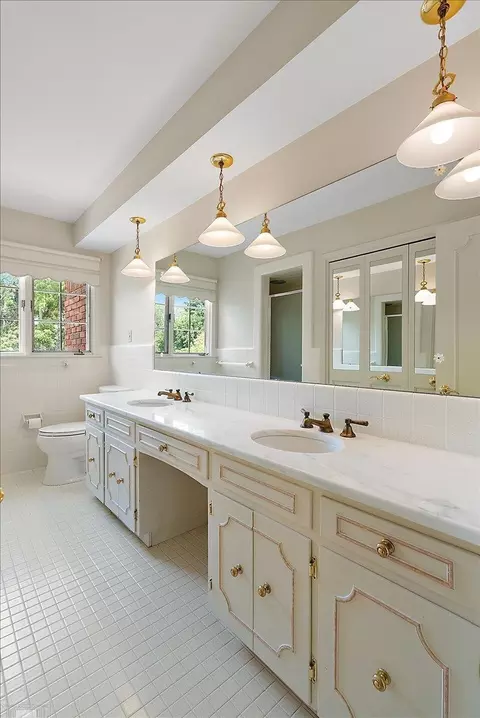 Bath - 40 Webber, Grosse Pointe Shores, MI 48236 photo 8 of 10