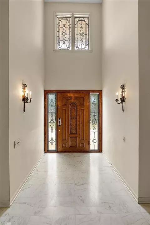Entry Way - 40 Webber, Grosse Pointe Shores, MI 48236 photo 2 of 5