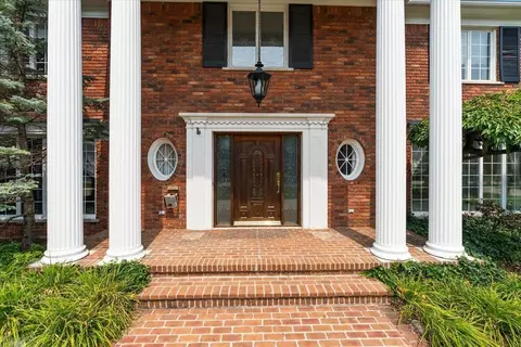 Exterior - 40 Webber, Grosse Pointe Shores, MI 48236 photo 4 of 11