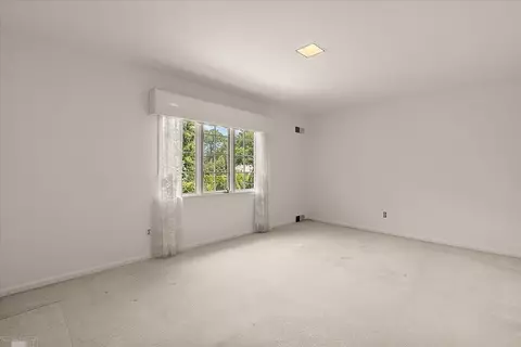 Bedroom - 40 Webber, Grosse Pointe Shores, MI 48236 photo 6 of 11