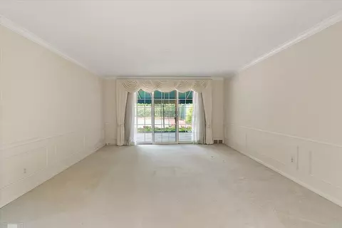Living - 40 Webber, Grosse Pointe Shores, MI 48236 photo 6 of 10