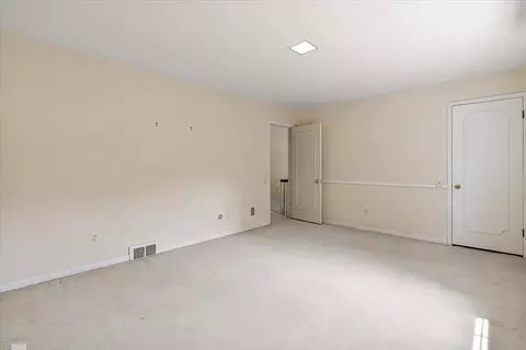 Bedroom - 40 Webber, Grosse Pointe Shores, MI 48236 photo 5 of 11