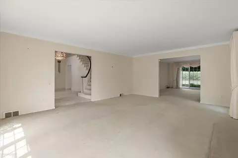 Living - 40 Webber, Grosse Pointe Shores, MI 48236 photo 4 of 9
