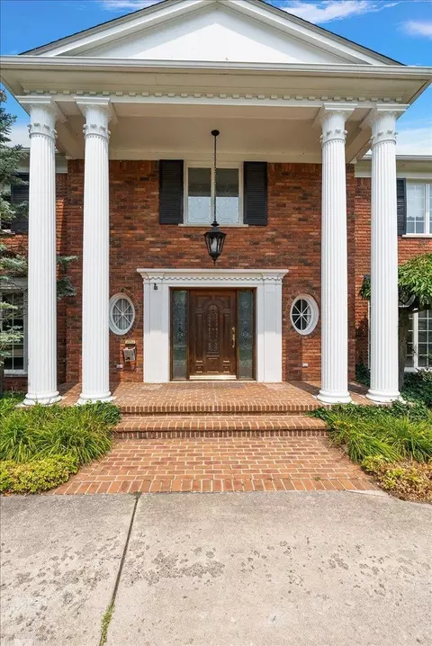 Exterior - 40 Webber, Grosse Pointe Shores, MI 48236 photo 5 of 11