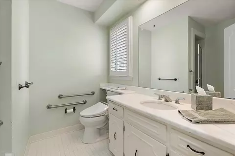 Bath - 40 Webber, Grosse Pointe Shores, MI 48236 photo 3 of 10