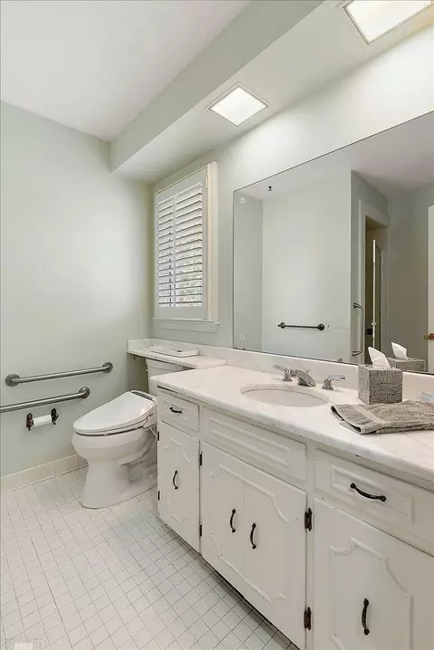 Bath - 40 Webber, Grosse Pointe Shores, MI 48236 photo 4 of 10