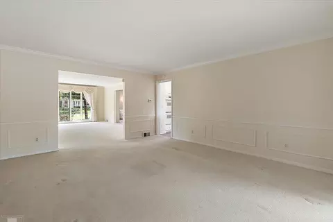 Living - 40 Webber, Grosse Pointe Shores, MI 48236 photo 6 of 9
