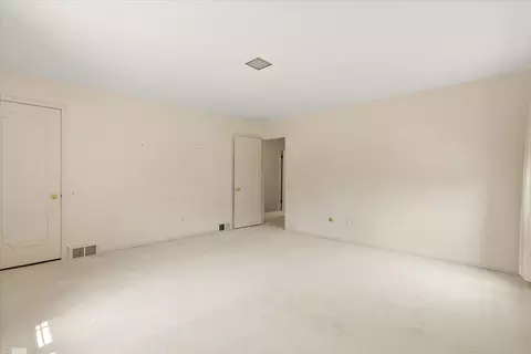 Bedroom - 40 Webber, Grosse Pointe Shores, MI 48236 photo 9 of 11
