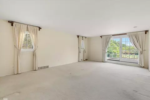 Bedroom - 40 Webber, Grosse Pointe Shores, MI 48236 photo 2 of 11