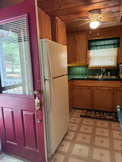 Kitchen - 9686 Doe, Harrison, MI 48625 photo 4 of 4
