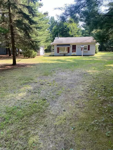 9686 Doe, Harrison, MI 48625