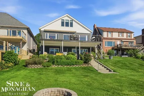 69 Gratiot, Marysville, MI 48040