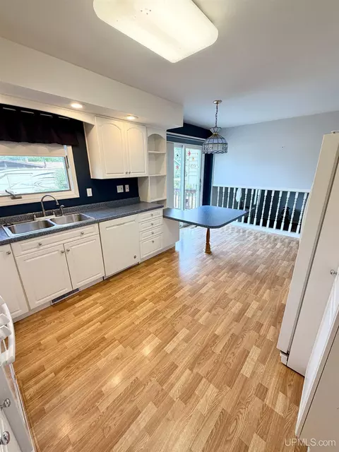 Kitchen - 115 S Marigold, Ishpeming, MI 49849 photo 5 of 5