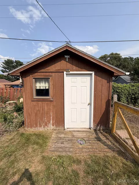 Exterior - 115 S Marigold, Ishpeming, MI 49849 photo 3 of 8