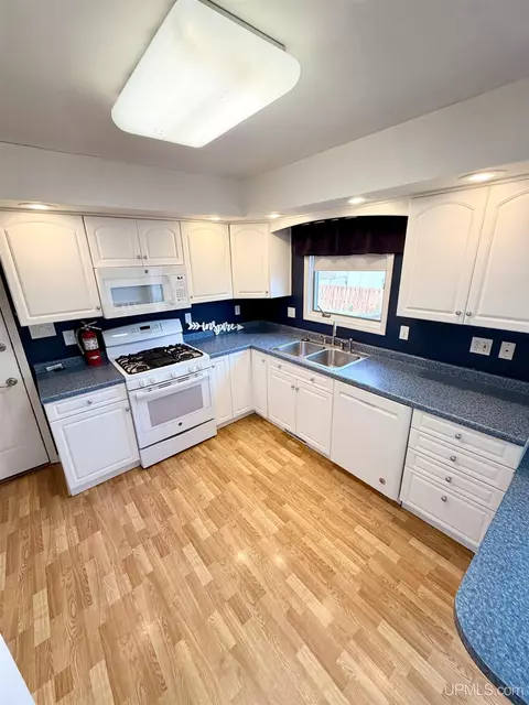 Kitchen - 115 S Marigold, Ishpeming, MI 49849 photo 3 of 5
