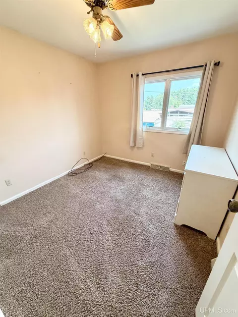 Bedroom - 115 S Marigold, Ishpeming, MI 49849 photo 4 of 5