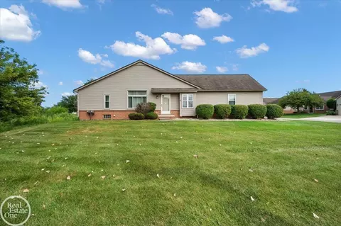 34384 Manor Run, Sterling Heights, MI 48312