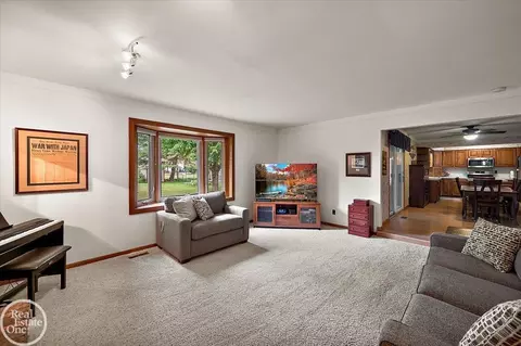 Living - 47085 James, Macomb, MI 48044 photo 5 of 5