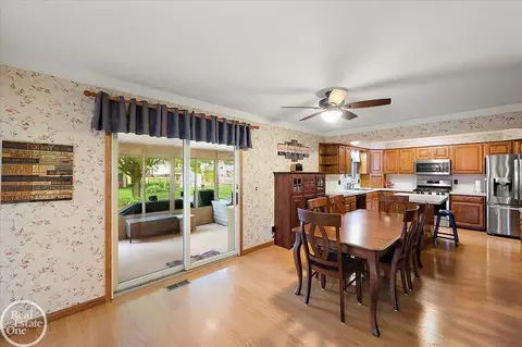 Dining - 47085 James, Macomb, MI 48044 photo 1 of 4