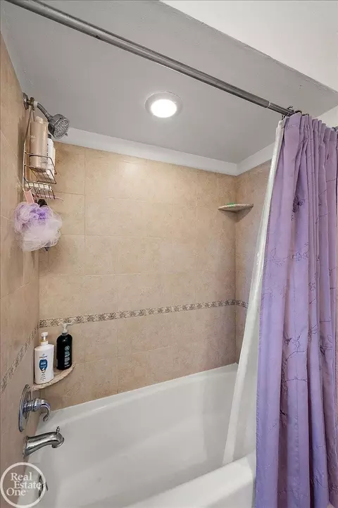Bath - 47085 James, Macomb, MI 48044 photo 6 of 6