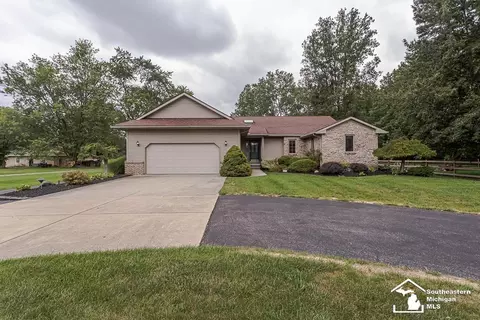 6277 Secor, Lambertville, MI 48144