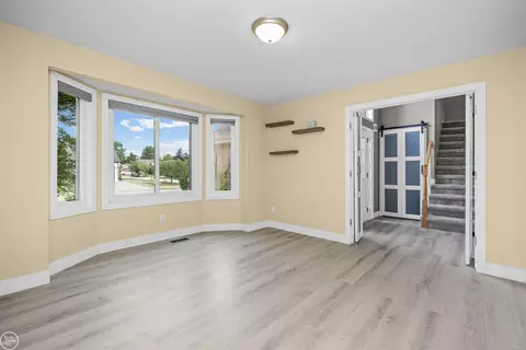 Living - 48037 Lafayette, Macomb, MI 48044 photo 5 of 5