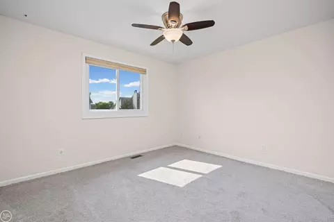 Bedroom - 48037 Lafayette, Macomb, MI 48044 photo 3 of 7