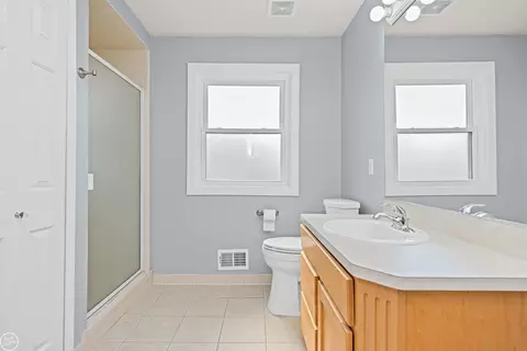 Bath - 48037 Lafayette, Macomb, MI 48044 photo 2 of 4