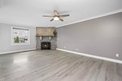 Living - 48037 Lafayette, Macomb, MI 48044 photo 4 of 5