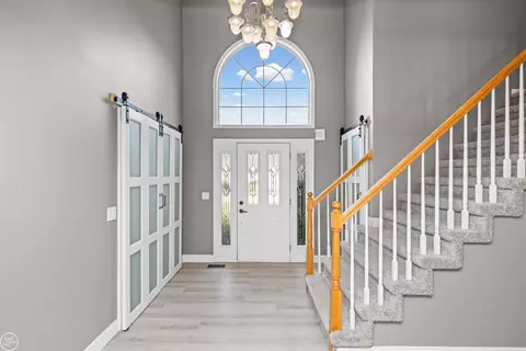 Entry Way - 48037 Lafayette, Macomb, MI 48044 photo 1 of 3