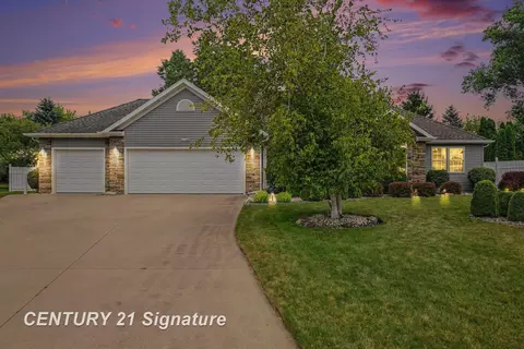4470 Meadow Crk, Saginaw, MI 48603