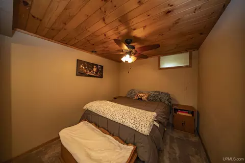 Bedroom - 1768 River Bnd, Eagle River, WI 54521 photo 5 of 6