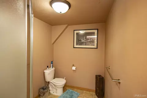 Bath - 1768 River Bnd, Eagle River, WI 54521 photo 7 of 8