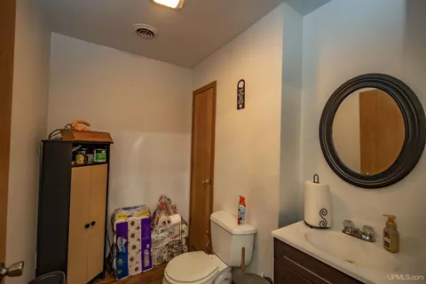 Bath - 1768 River Bnd, Eagle River, WI 54521 photo 1 of 8