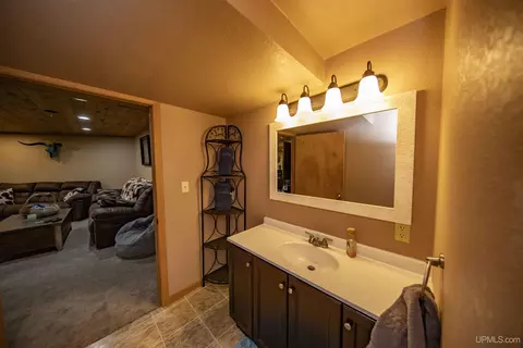 Bath - 1768 River Bnd, Eagle River, WI 54521 photo 8 of 8