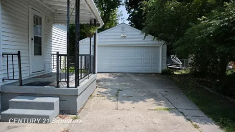 Exterior - 418 Labian, Flushing, MI 48433 photo 2 of 5